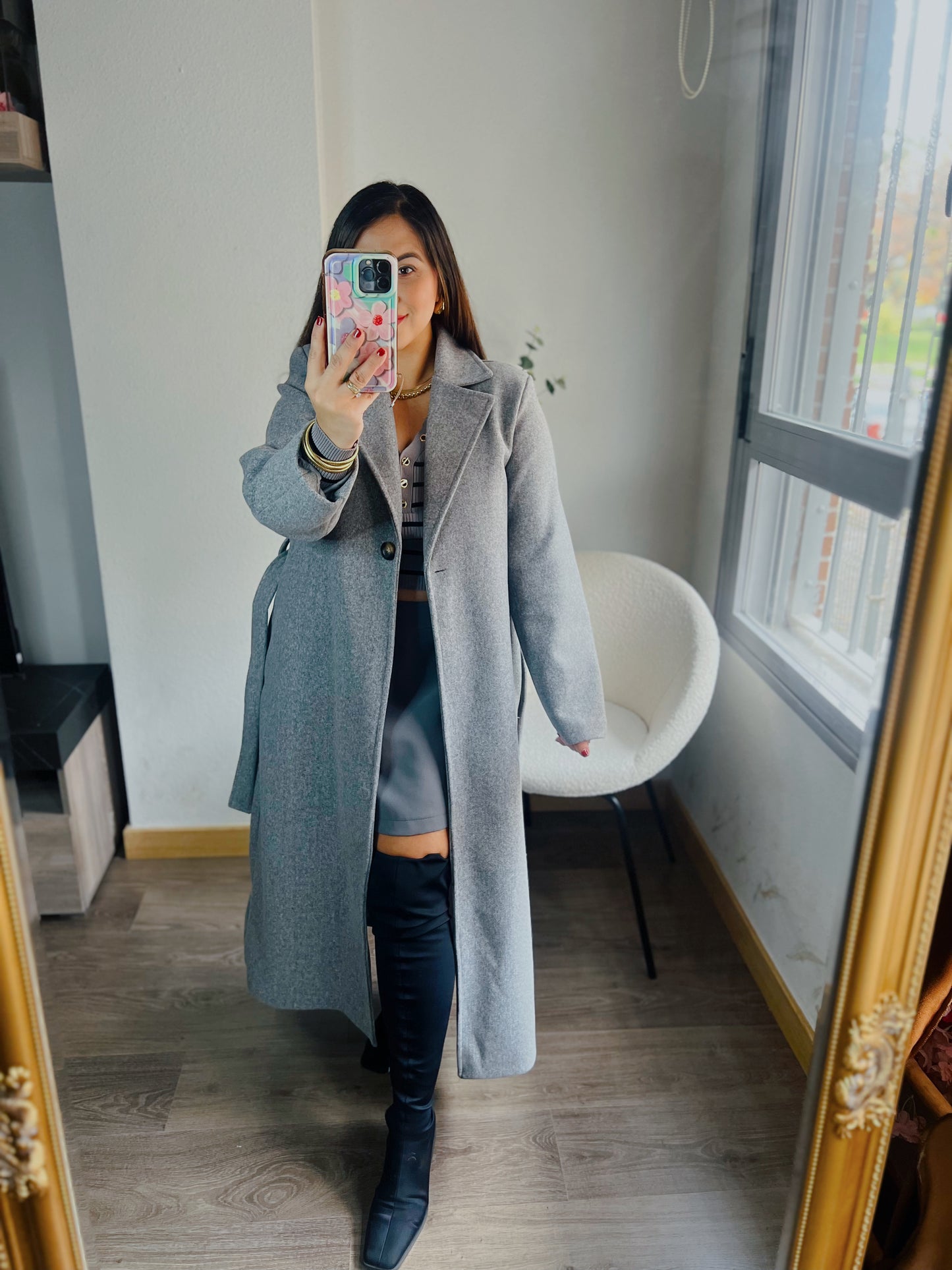 Abrigo extra largo minimalista gris