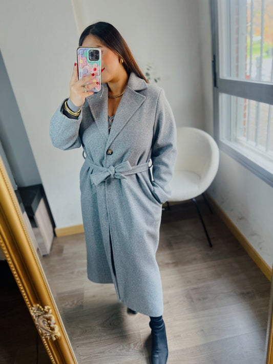 Abrigo extra largo minimalista gris