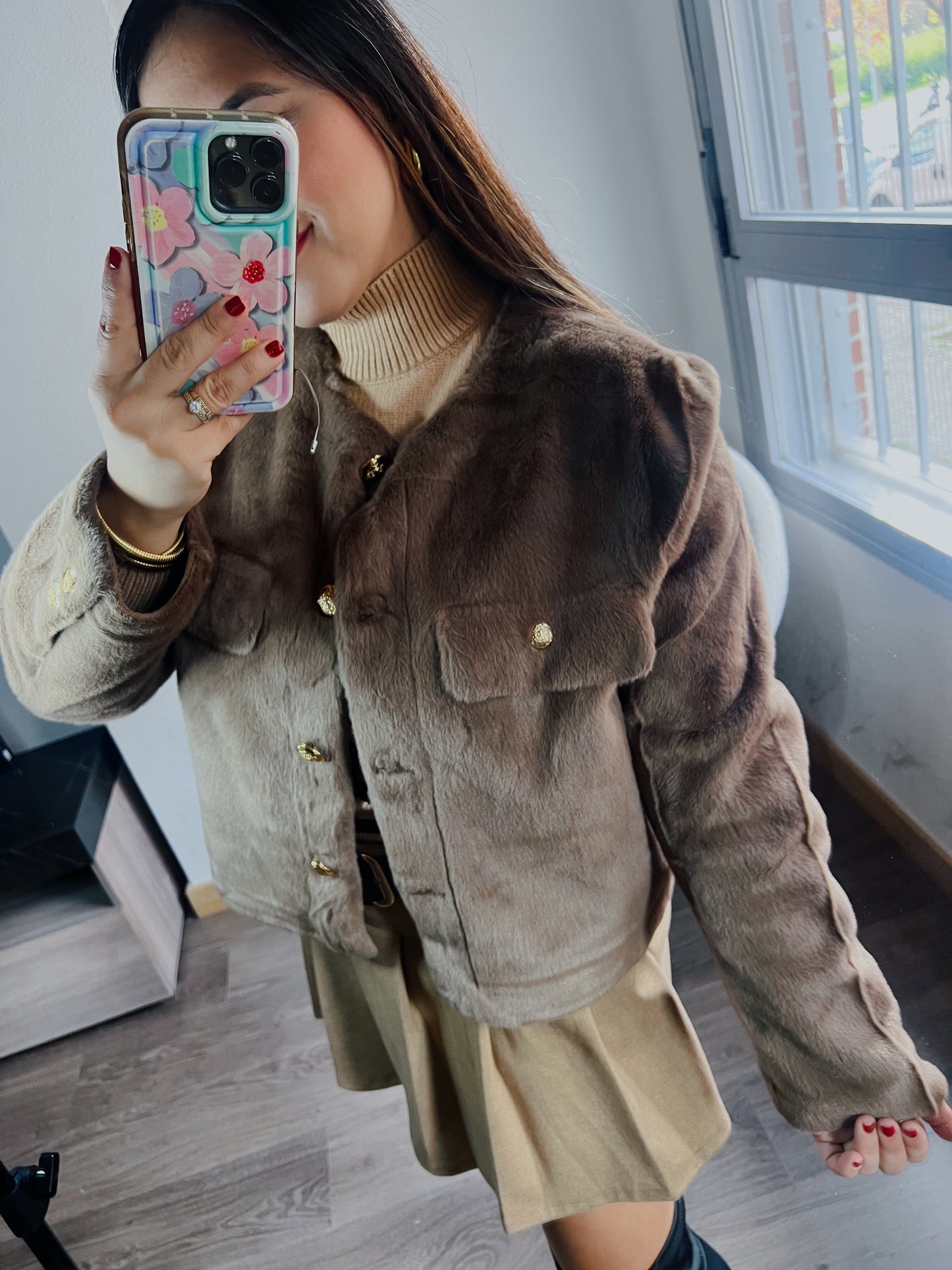 Abrigo clásico esponjoso marrón