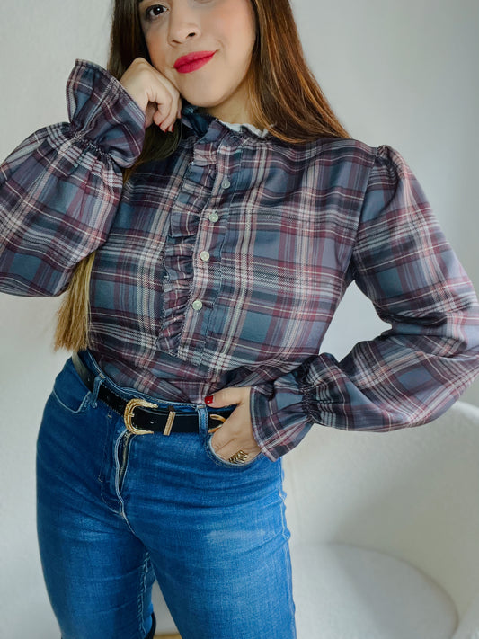 Blusa con Cuello Alto y Escote Cisne