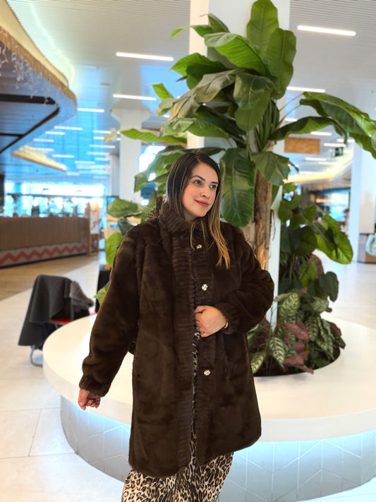 Abrigo Efecto pelo color choco