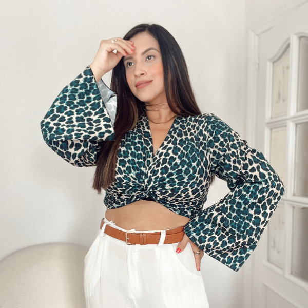 Blusa Itza con Estampado Animal Print Verde