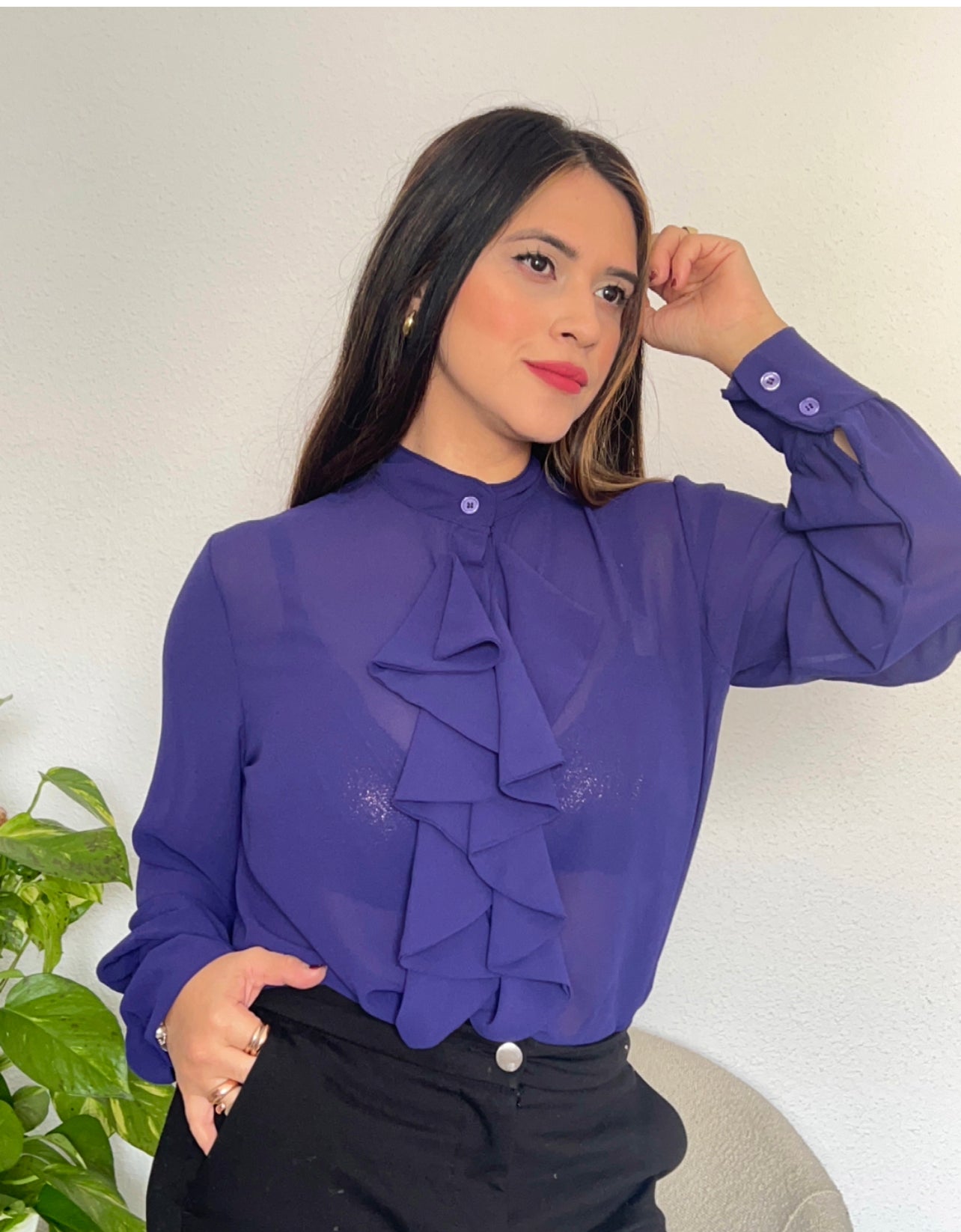 Blusa Ahinoa con cuello vuelo