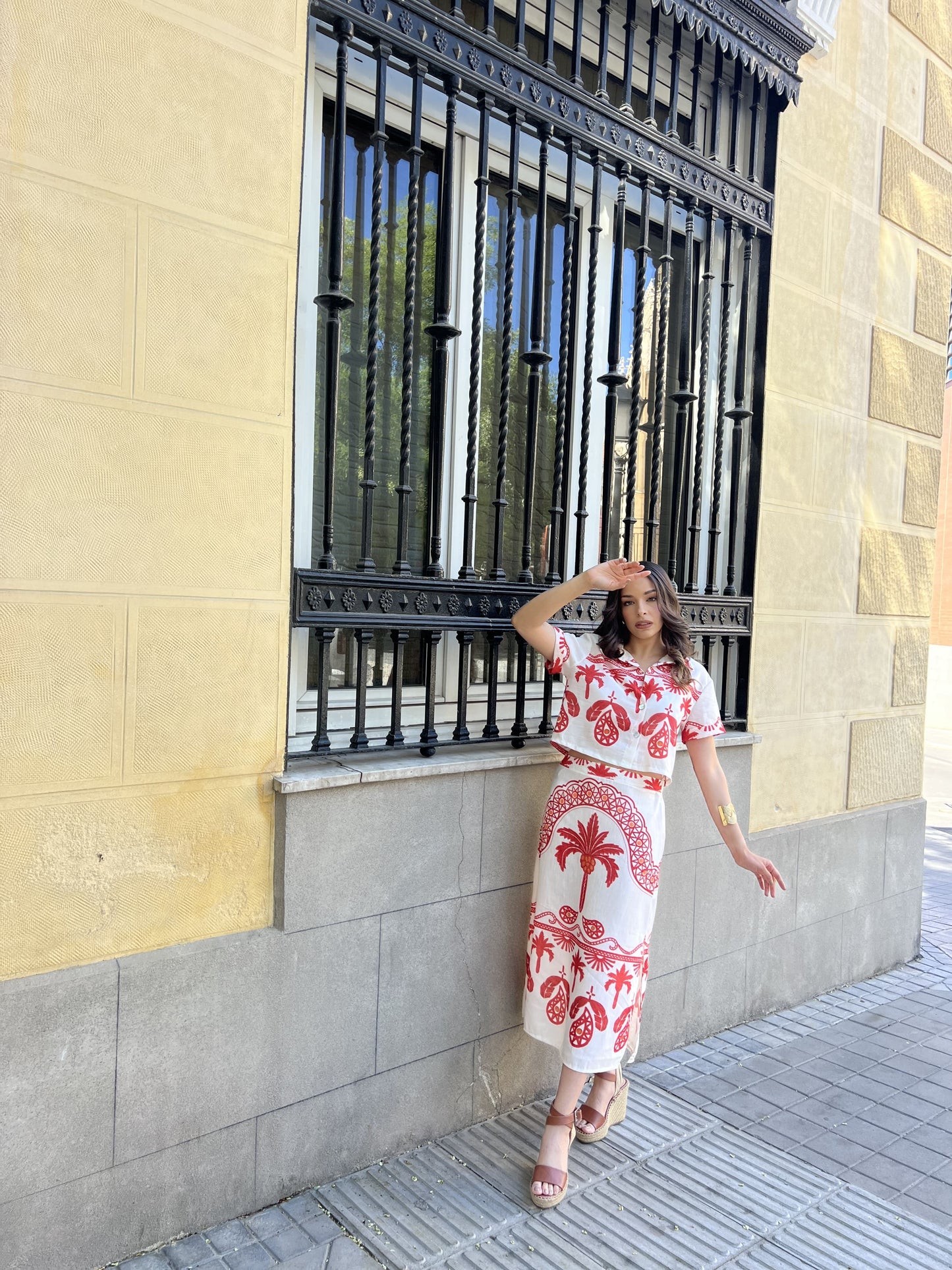 falda y top estampado