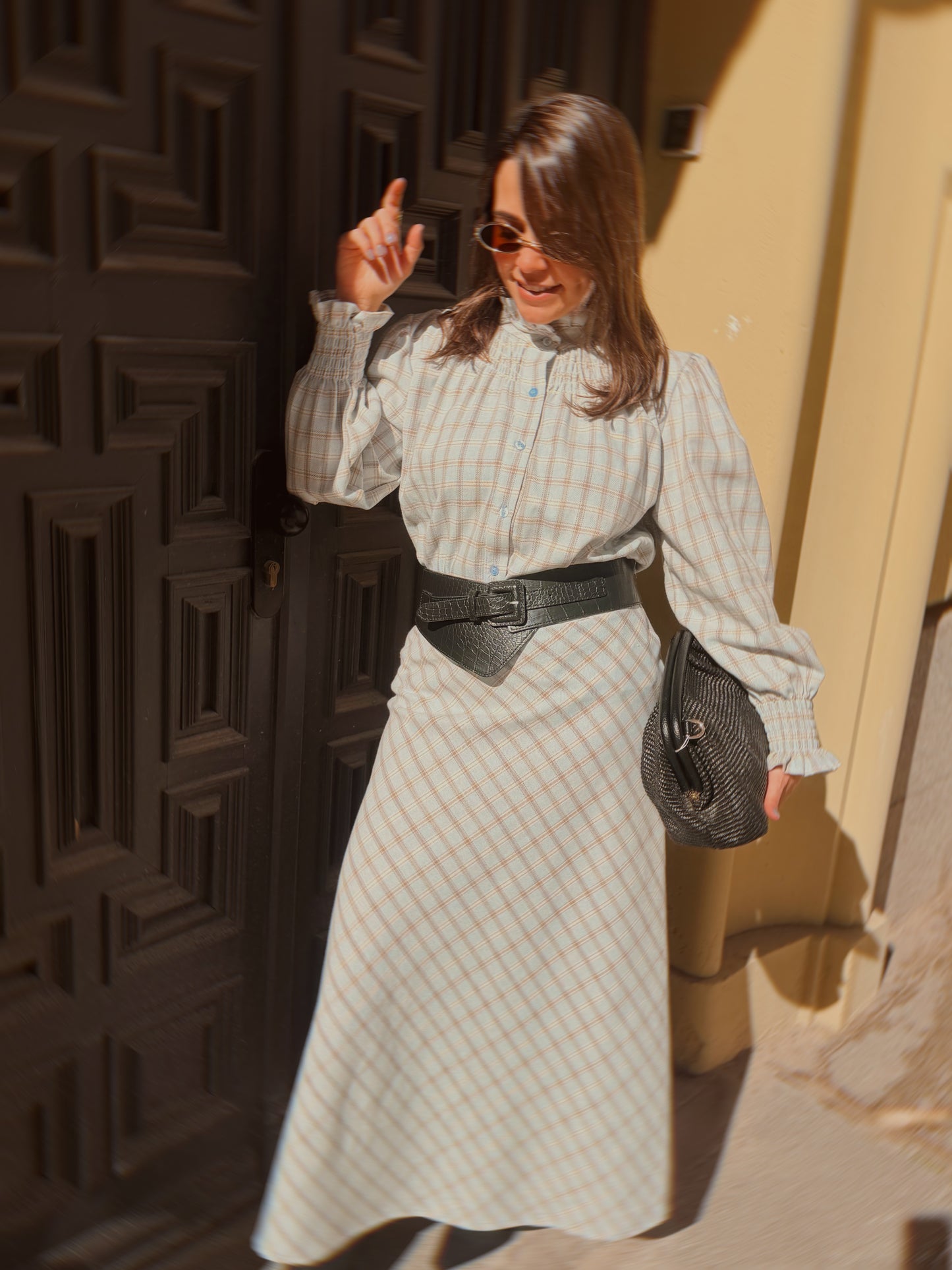 Falda Midi de Cuadros Beige