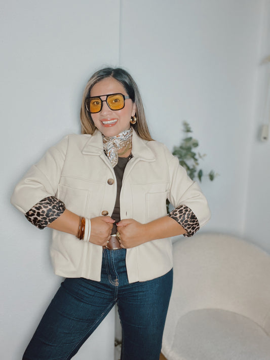 Chaqueta Negra Color crema