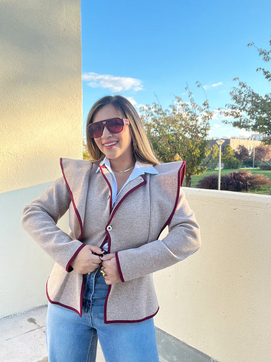 Chaqueta parisina con detalle burdeos