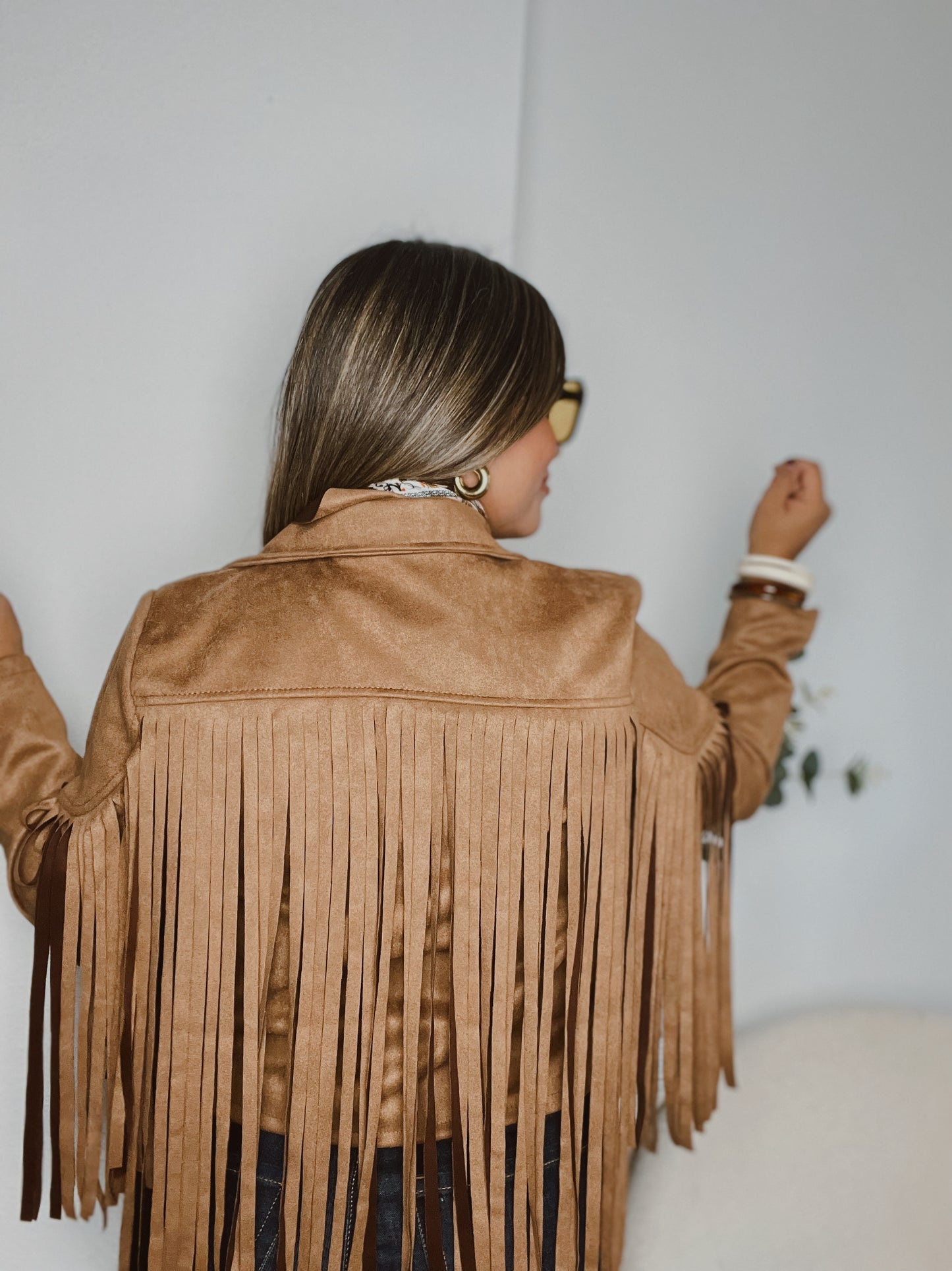 Chaqueta antelina flecos camel