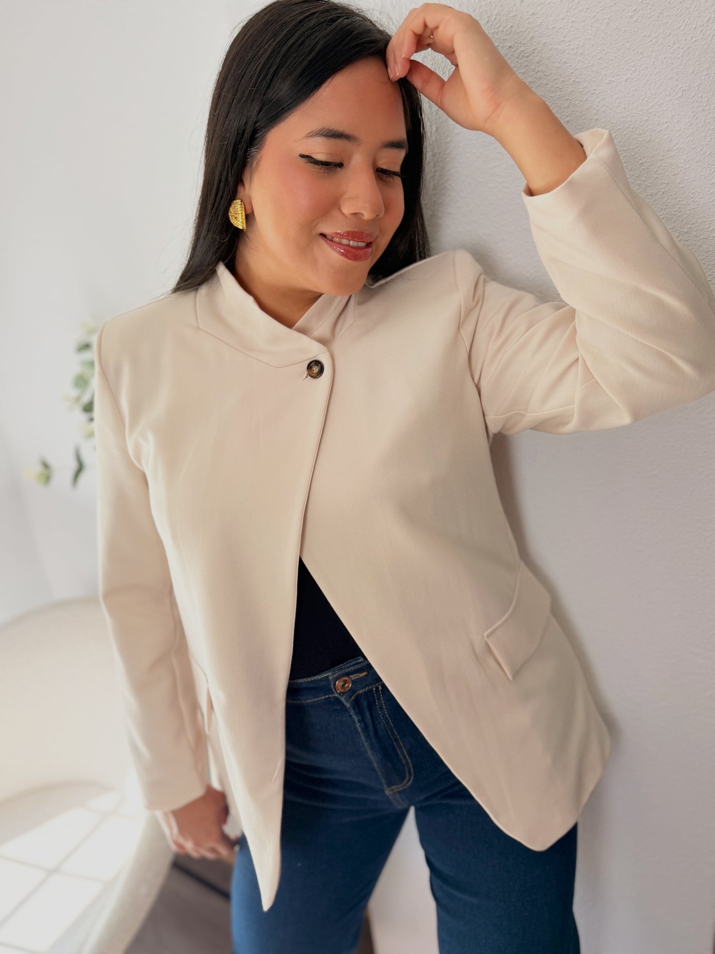 Blazer  cruzado  color crema