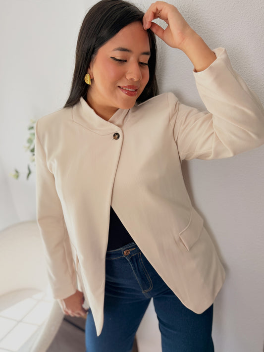 Blazer  cruzado  color crema
