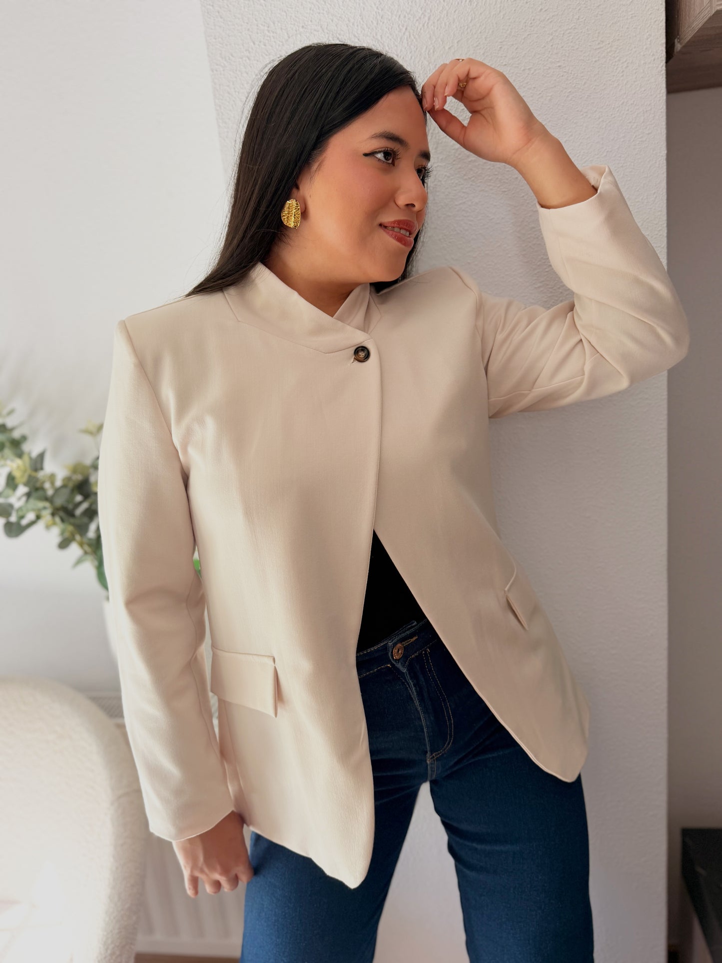 Blazer  cruzado  color crema