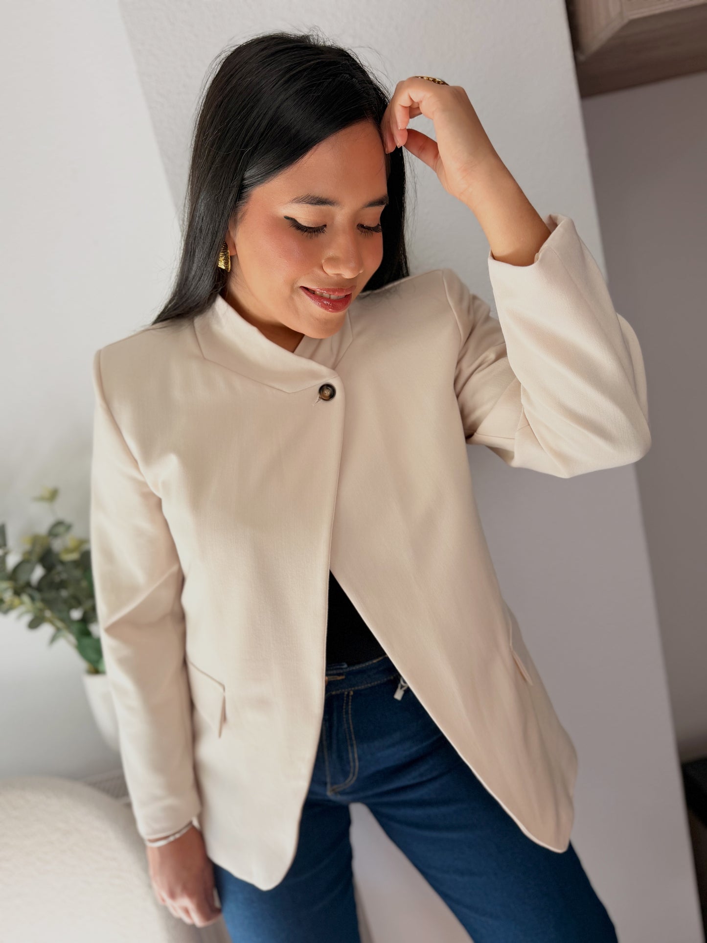Blazer  cruzado  color crema