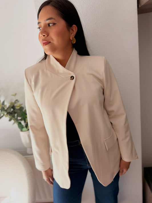 Blazer  cruzado  color crema