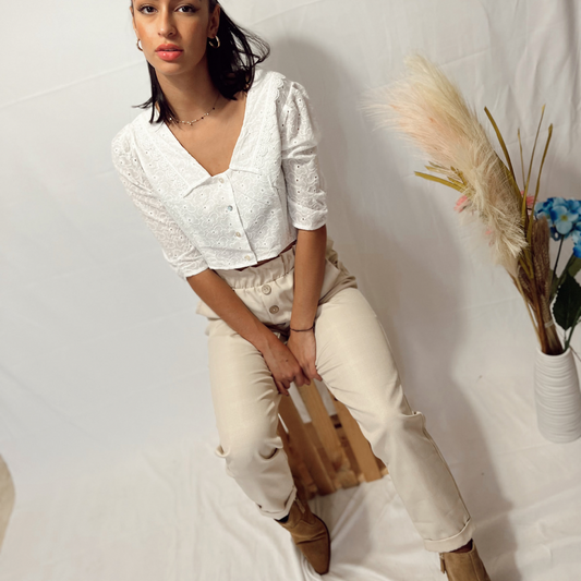 Blusa de Encaje con Cuello en V